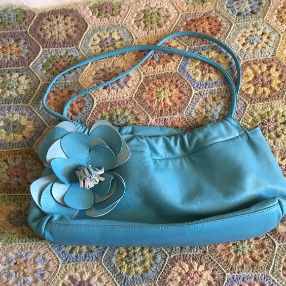 Handbags - Cute Vintage 1970s Blue Leather Flower Appliqué Bag